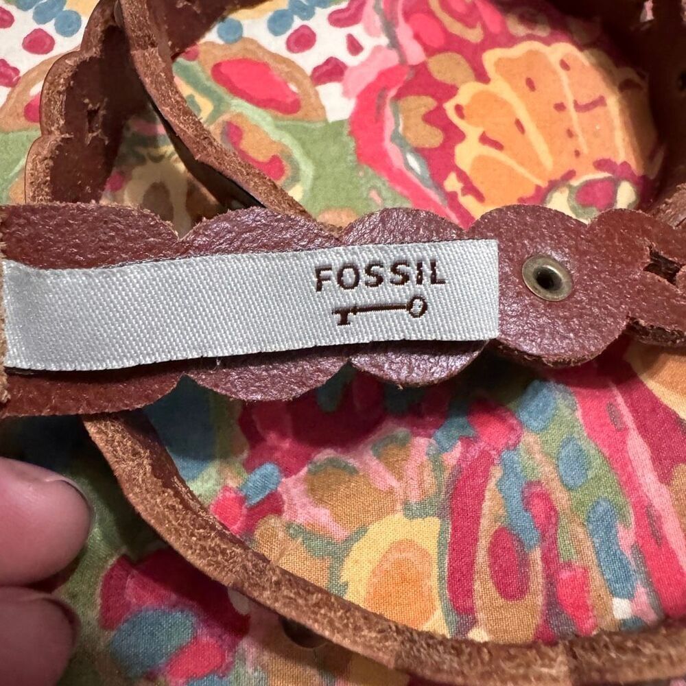 Fossil brown leather women’s belt with bronze detail size medium - Picture 3 of 5